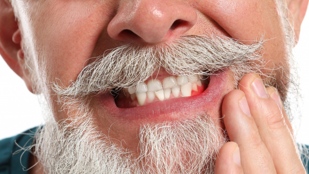 Zahnfleischerkrankungen sind oft schmerzhaft und gelten auch als potenzieller Risikofaktor für Demenz
